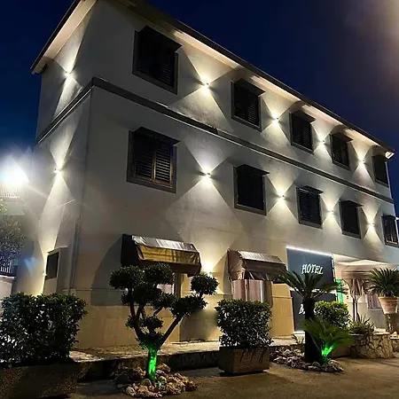 Martini Hotel